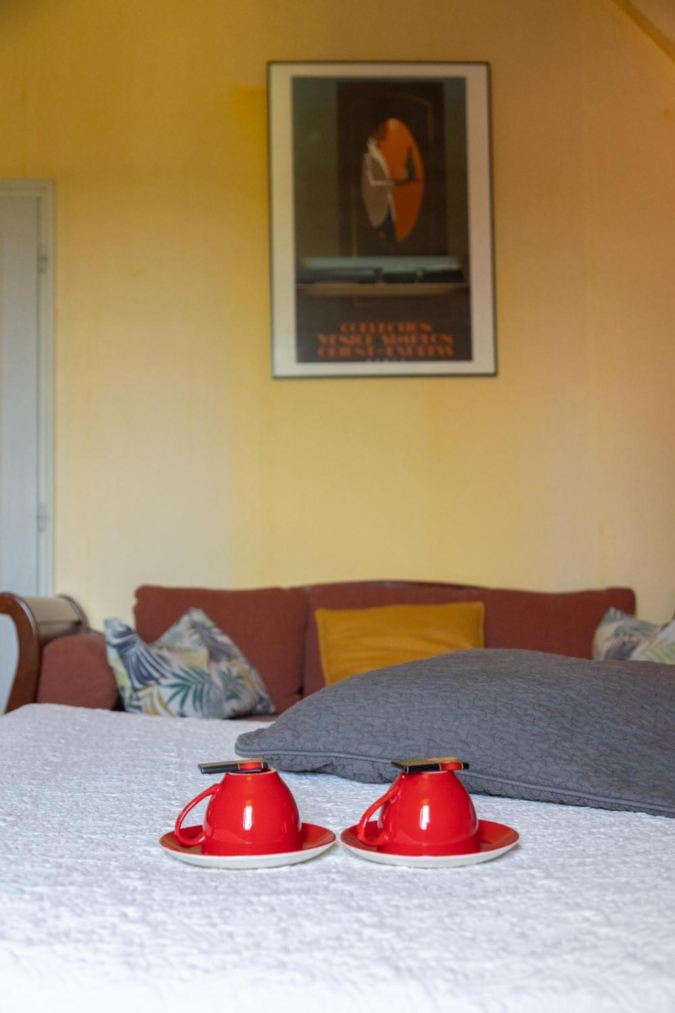 Le Domaine Du Meunier Hotel Mortagne-sur-Gironde Bagian luar foto