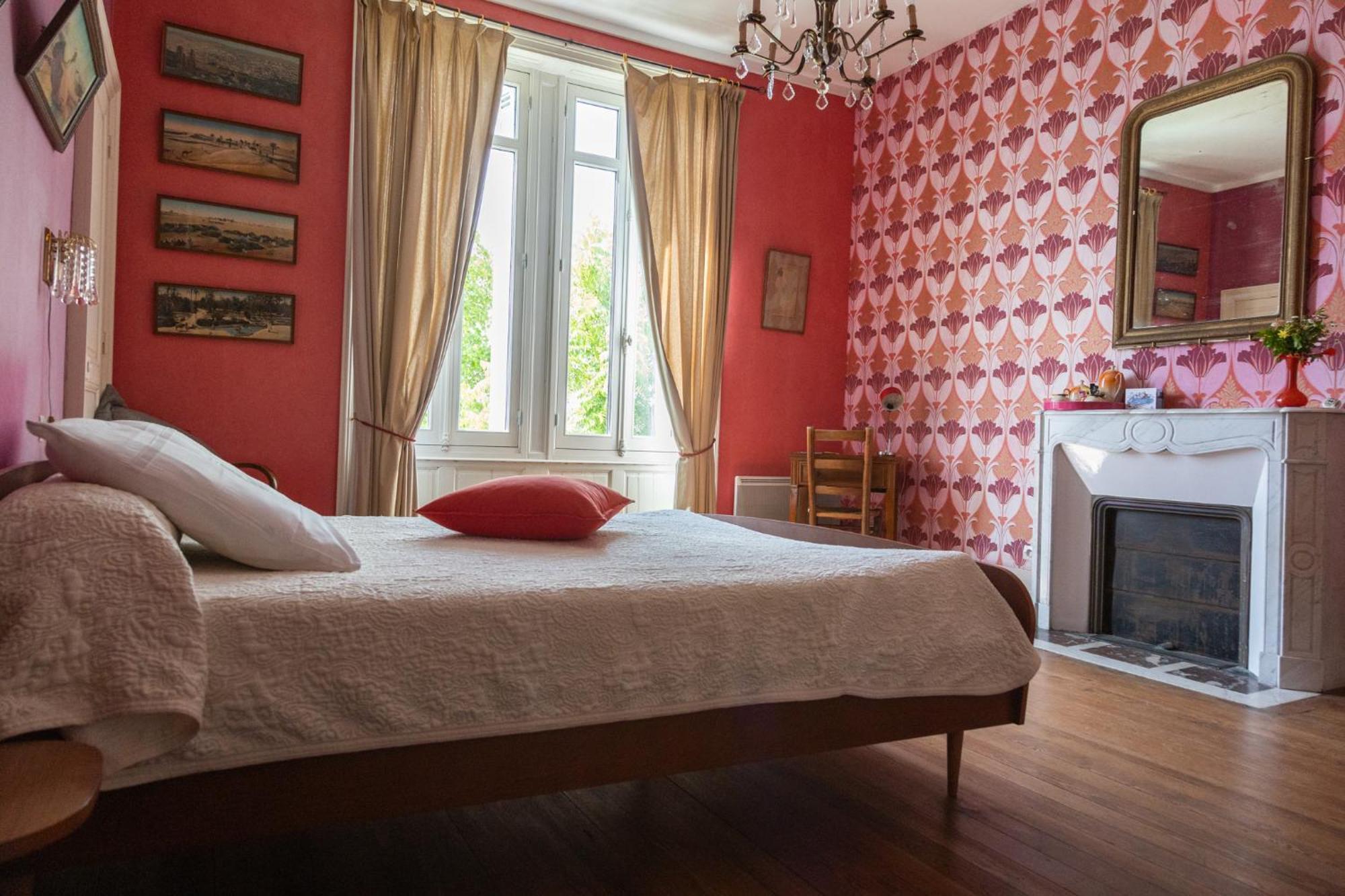 Le Domaine Du Meunier Hotel Mortagne-sur-Gironde Bagian luar foto