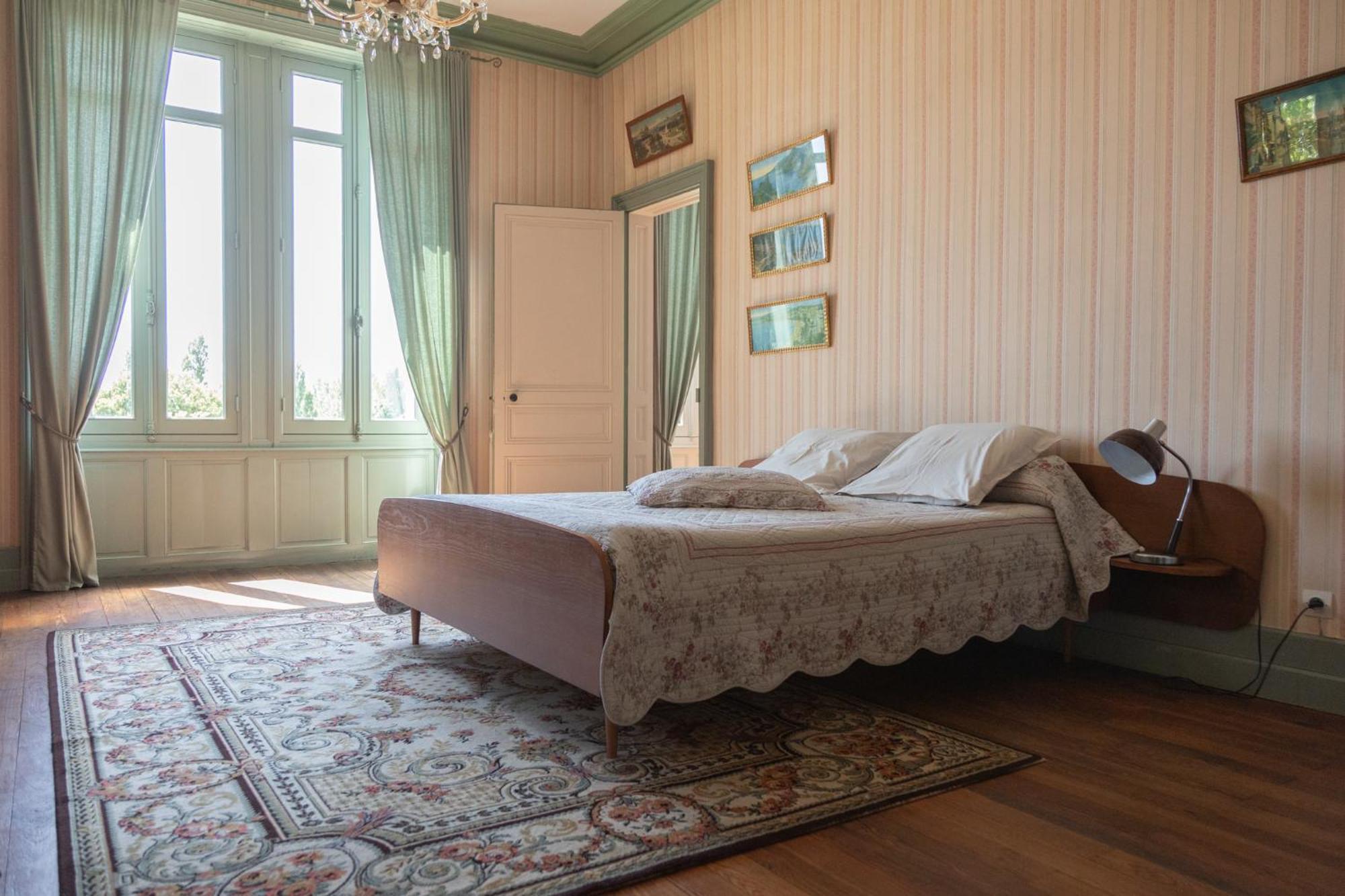 Le Domaine Du Meunier Hotel Mortagne-sur-Gironde Bagian luar foto