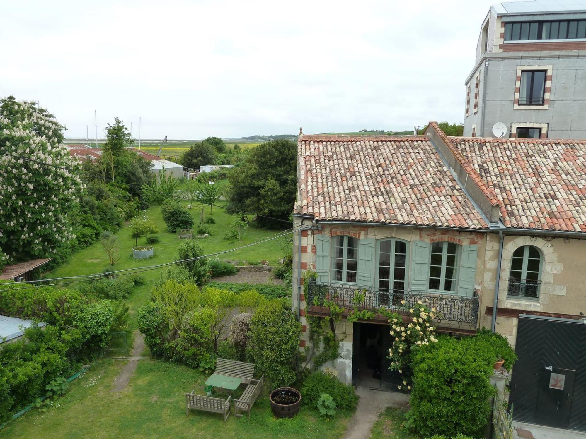 Le Domaine Du Meunier Hotel Mortagne-sur-Gironde Ruang foto