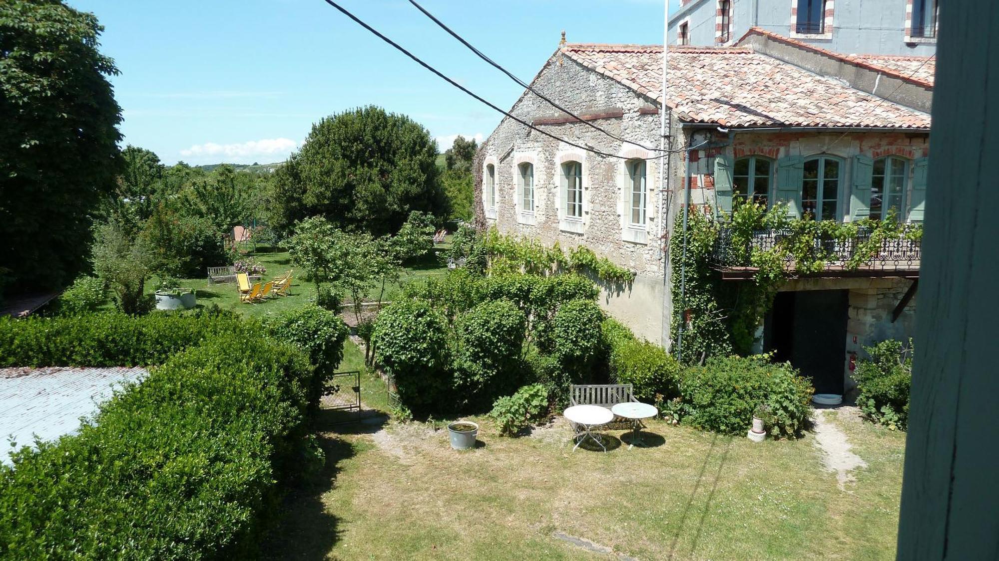 Le Domaine Du Meunier Hotel Mortagne-sur-Gironde Ruang foto